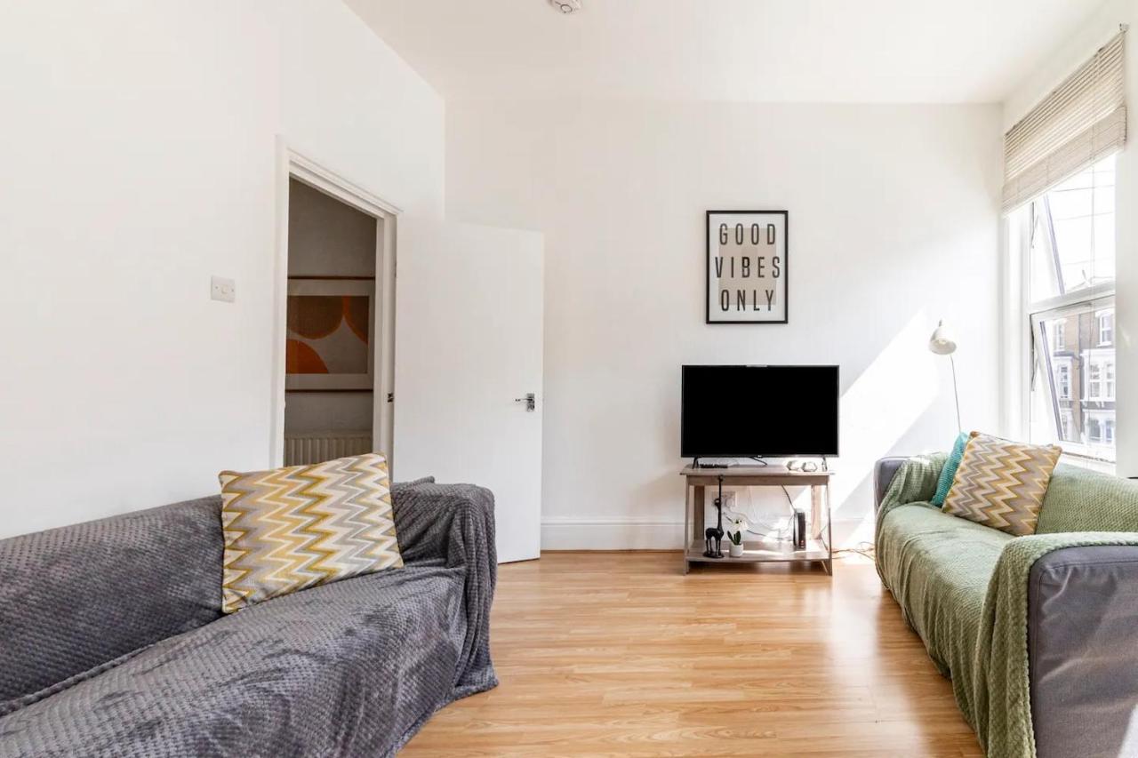 Large, Bright And Spacious 3 Bed Flat In London Exterior photo